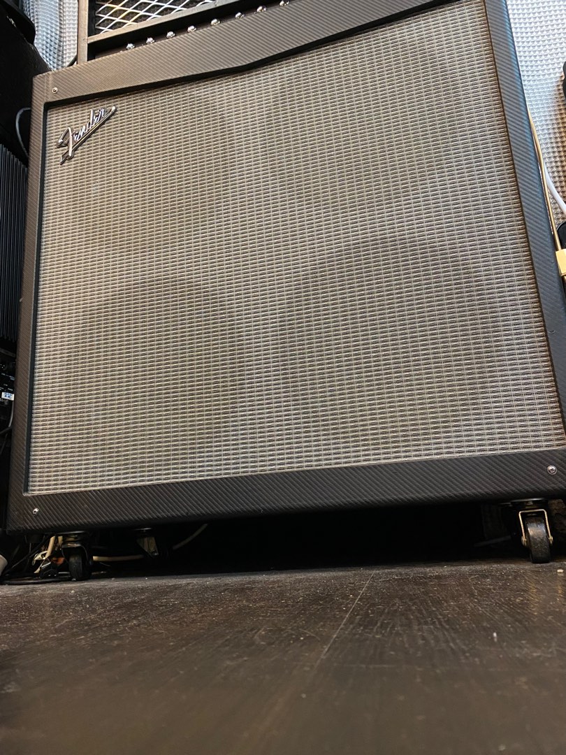 Fender mustang v head and 4x12 cabinet discount