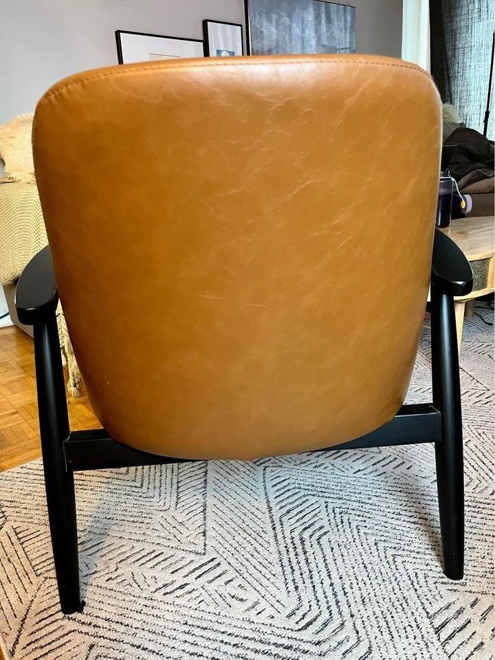 Swivel chair structube discount