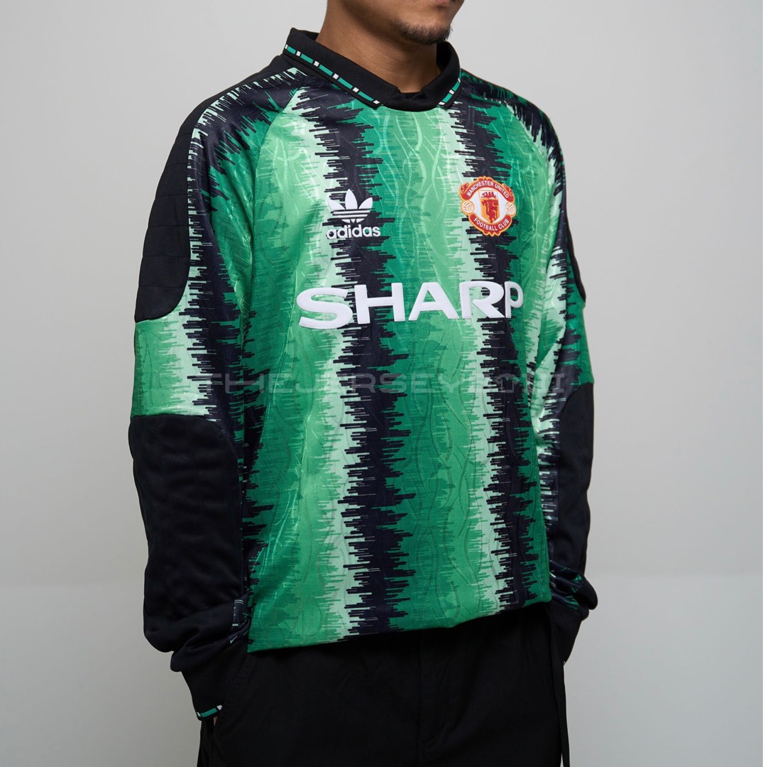 Adidas retro 90 top goalkeeper jersey