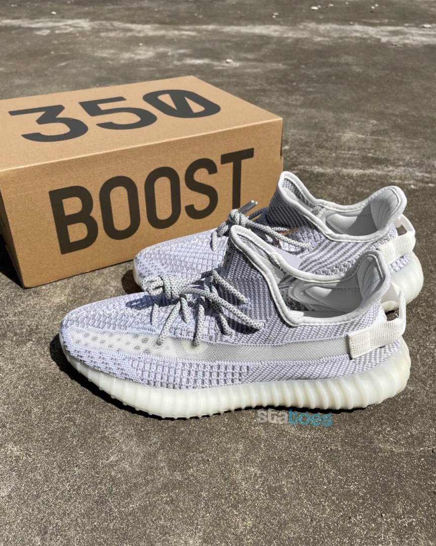 YEEZY Boost 350 V2 Static (Non-Reflective), Men's Fashion, Footwear,  Sneakers on Carousell