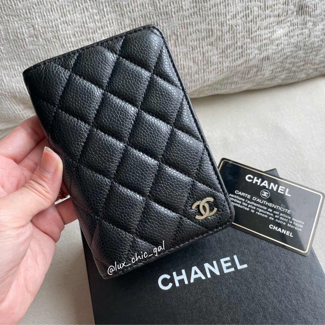 Chanel passport holder caviar clearance