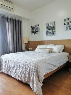 For Lease Rent Beautiful and Cozy 3 Bedroom Loft Type Unit in One Rockwell Makati