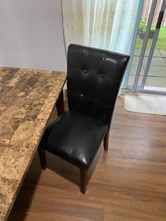 Beautiful faux leather dining chairs (In good shape)