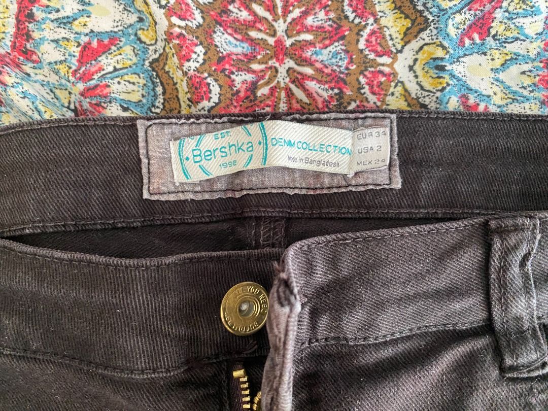 Bershka Black Shorts (Category: Jeans) located in Manila. Submitted by destashingmystuff (Listing ID 1250982406, Image 2). Description: .