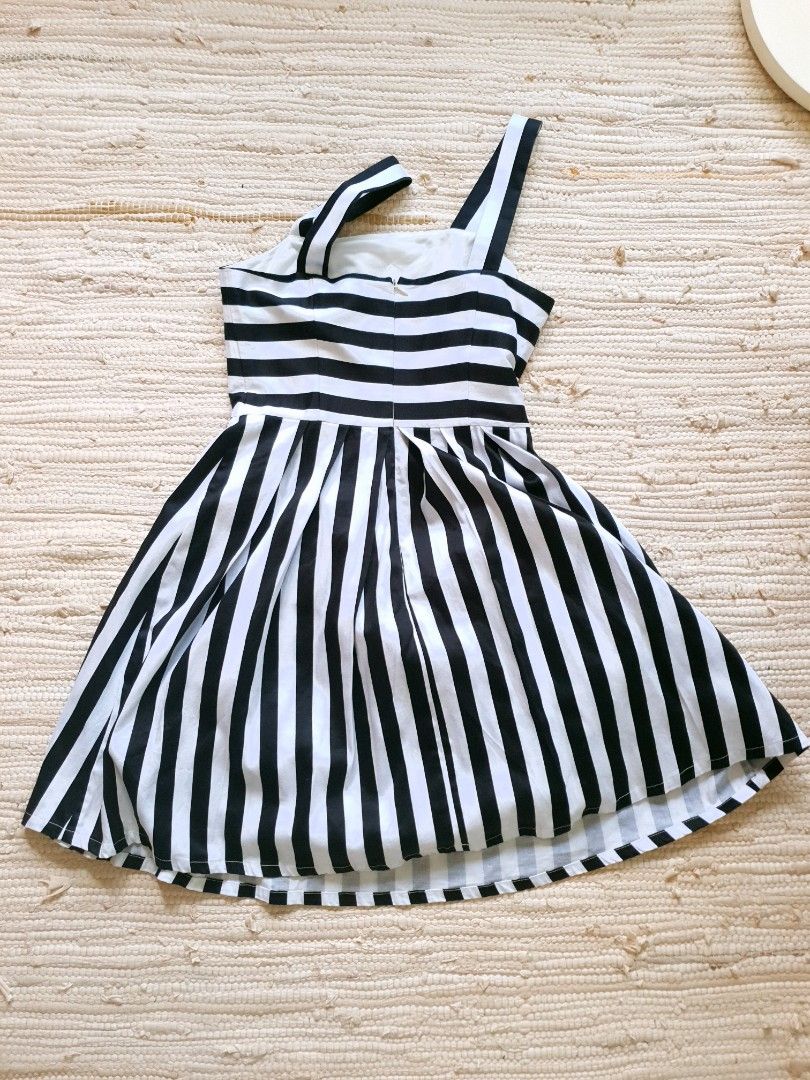 Girls black and white cheap striped dress