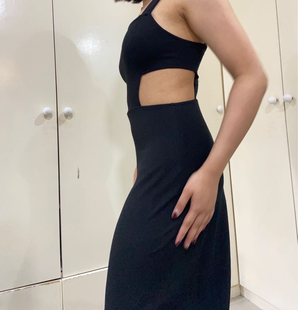 Black Jumpsuit (Category: Jumpsuits) located in Santa Rosa. Submitted by catshup (Listing ID 1251057263, Image 1). Description: 🍅 fits s 🍅 sexy piece! 🍅 love the side details so much 🍅 message me to double check brand/s and size on tag 🥫 MOP: GCash 🥫 MOD: LBC, J&T, SDD 🥫 Loc: Sta. Rosa, Laguna (can do meetups around the area).