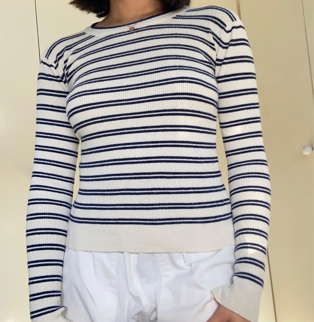 Blue Striped Knitted Top (Category: Longsleeves) located in Santa Rosa. Submitted by catshup (Listing ID 1251061516, Image 1). Description: 🍅 fits s 🍅 fabric is thick 🍅 giving chill academia girl vibe 🍅 message me to double check brand/s and size on tag 🥫 MOP: GCash 🥫 MOD: LBC, J&T, SDD 🥫 Loc: Sta. Rosa, Laguna (can do meetups around the area).