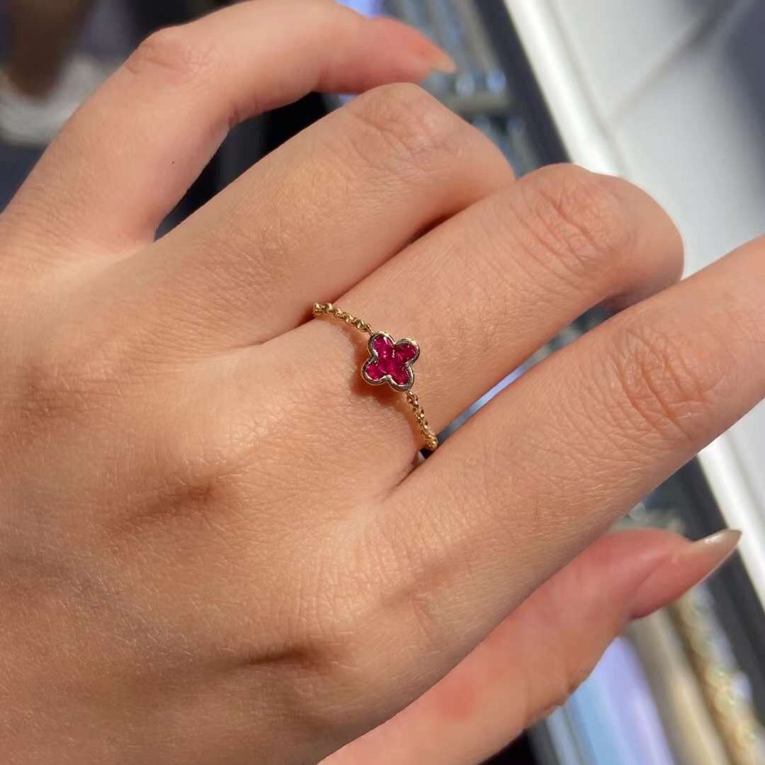 8 carat store ruby ring