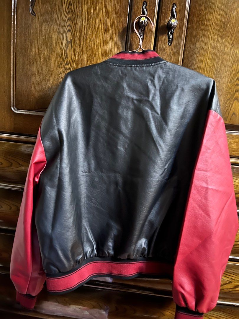 Bomber Plus Size Leather Jacket (Category: Coats, Jackets and Outerwear) located in Caloocan City. Submitted by shnicky101 (Listing ID 1251028818, Image 2). Description: I just literally got it today (August 25) and selling it because it’s waaay too big for me. Bought it for 1500; selling it for 1300 now. .