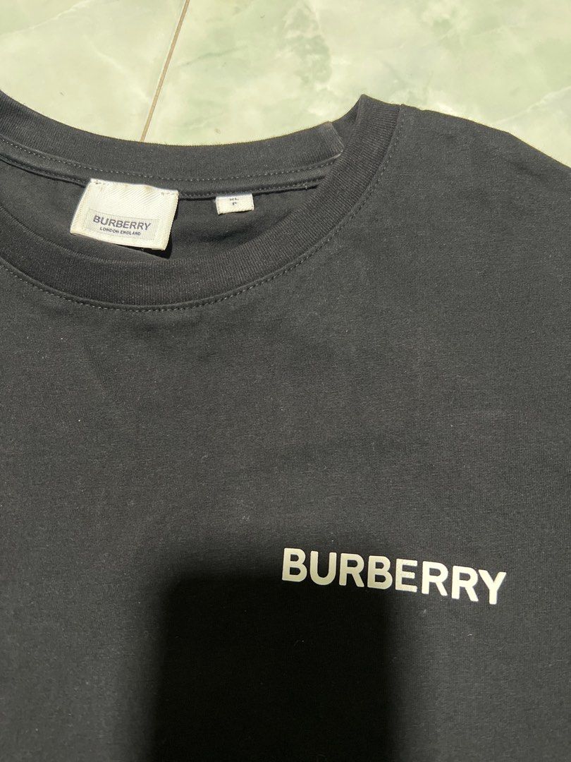 Burberry black shop tee