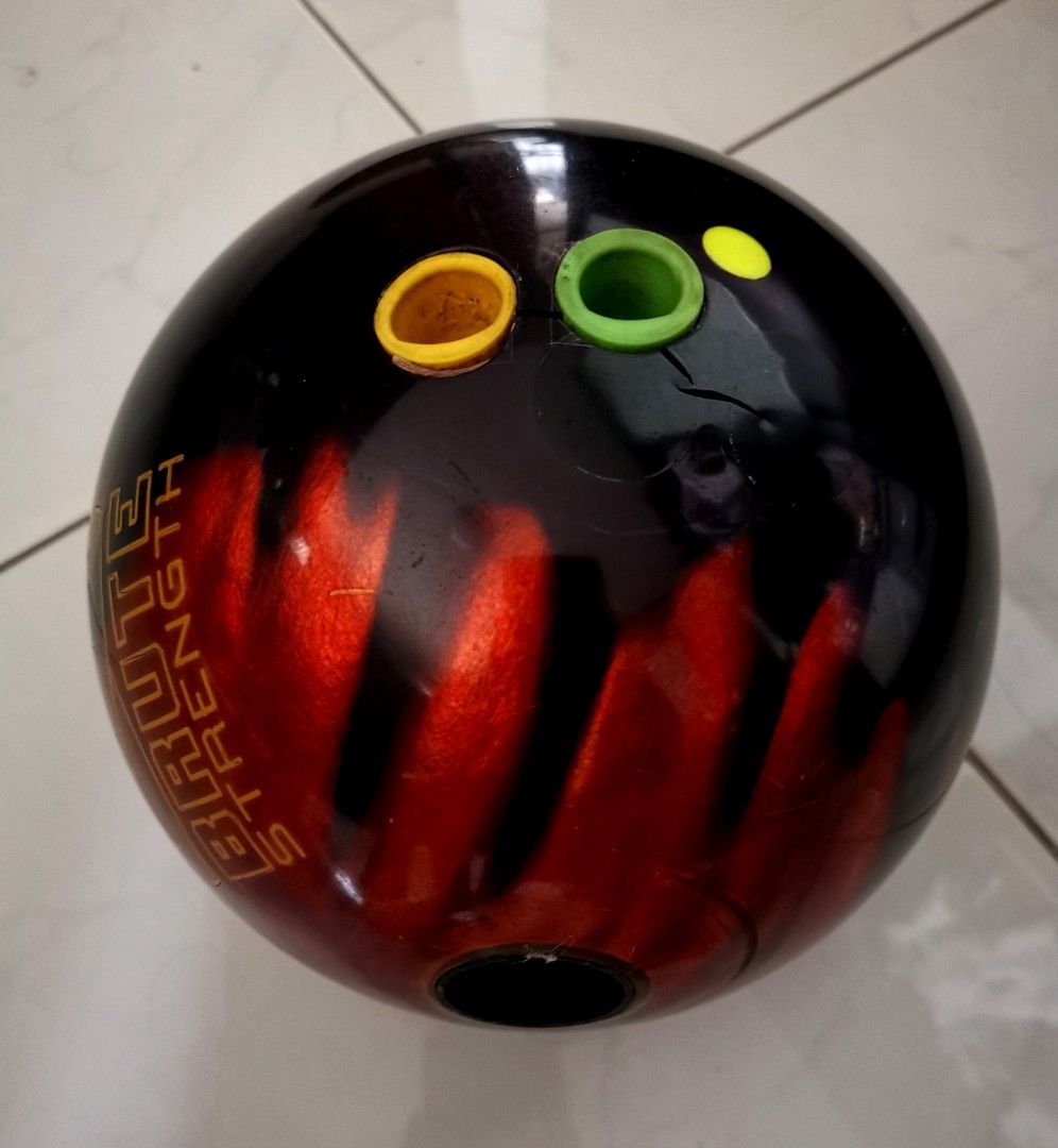 Brunswick Brute Strength Bowling Ball (14 lbs), Sports Equipment