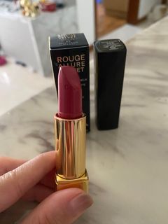 Revlon 5th Ave. Red Super Lustrous Lipstick Review & Swatches