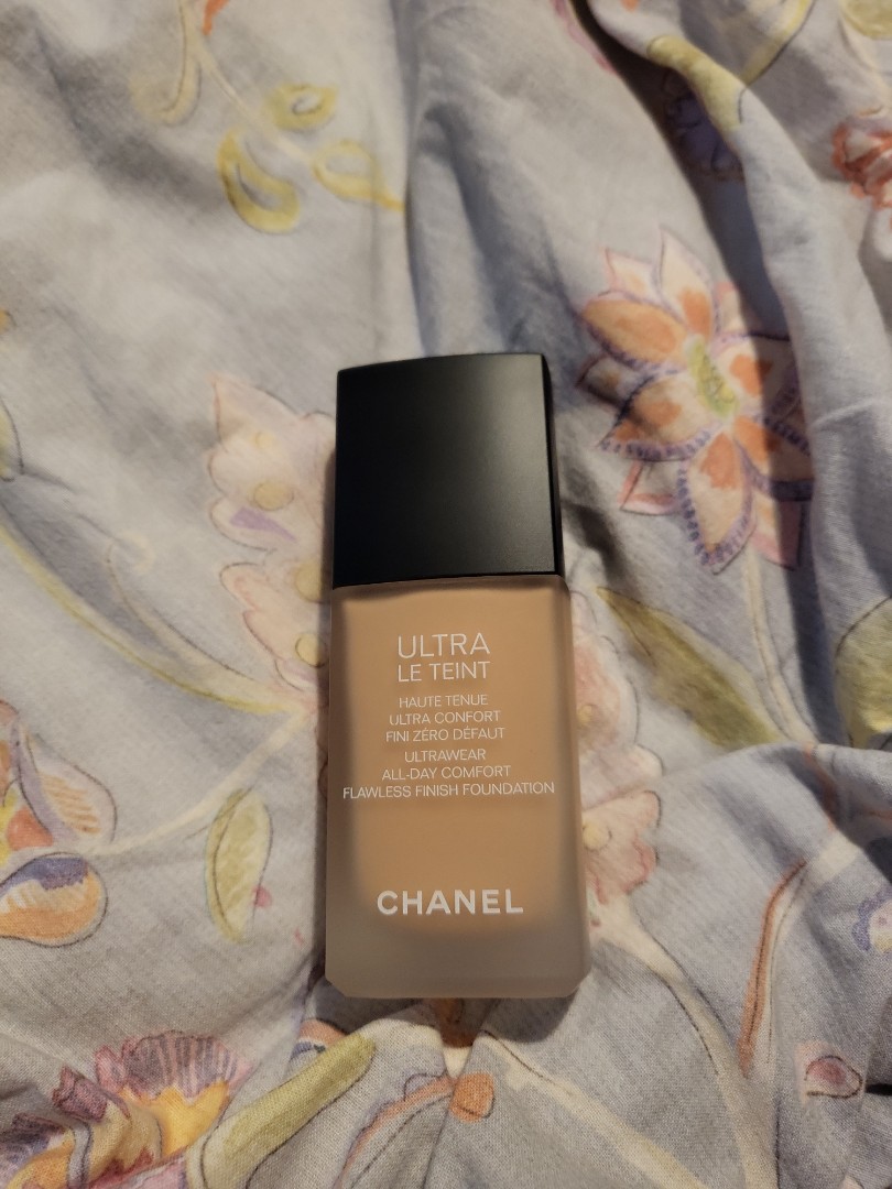 Chanel 粉底液ultra le tent B20(90%left), 美容＆個人護理, 健康及美容- 皮膚護理, 化妝品- Carousell