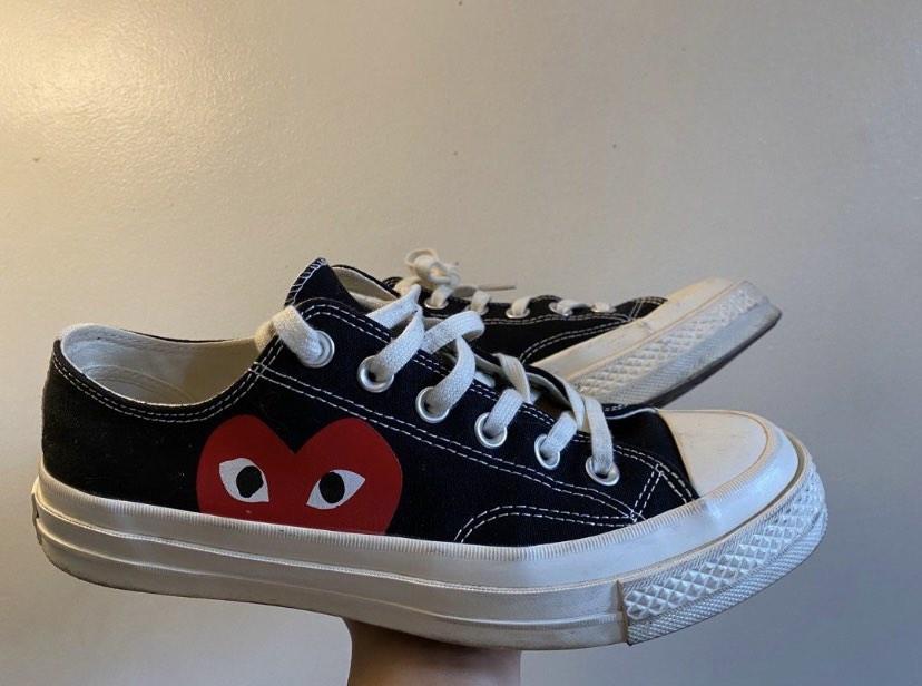 Cdg converse discount black on feet