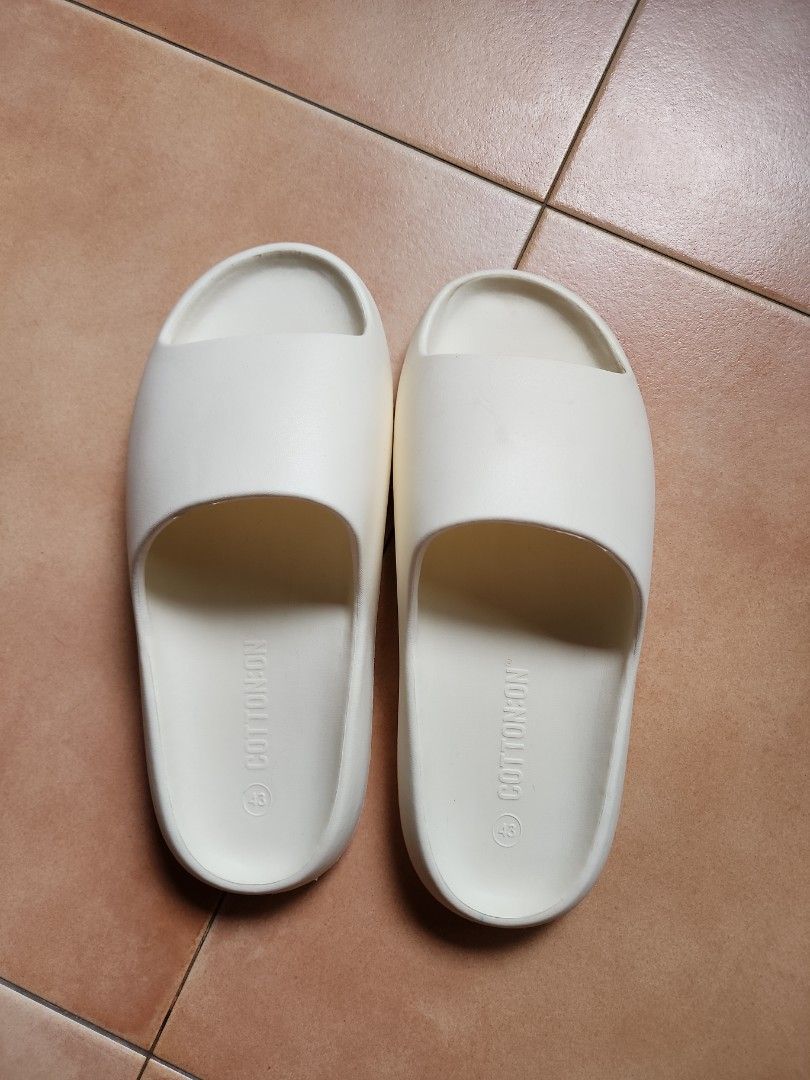 Cotton On slides, Men's Fashion, Footwear, Flipflops and Slides on Carousell