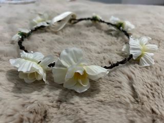 Dainty White Flower Crown