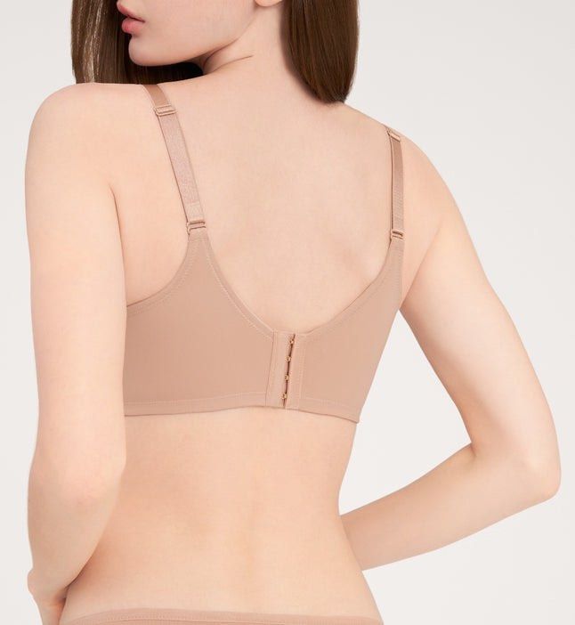 Bra Clip (Hide Bra Straps) , Women's Fashion, New Undergarments &  Loungewear on Carousell