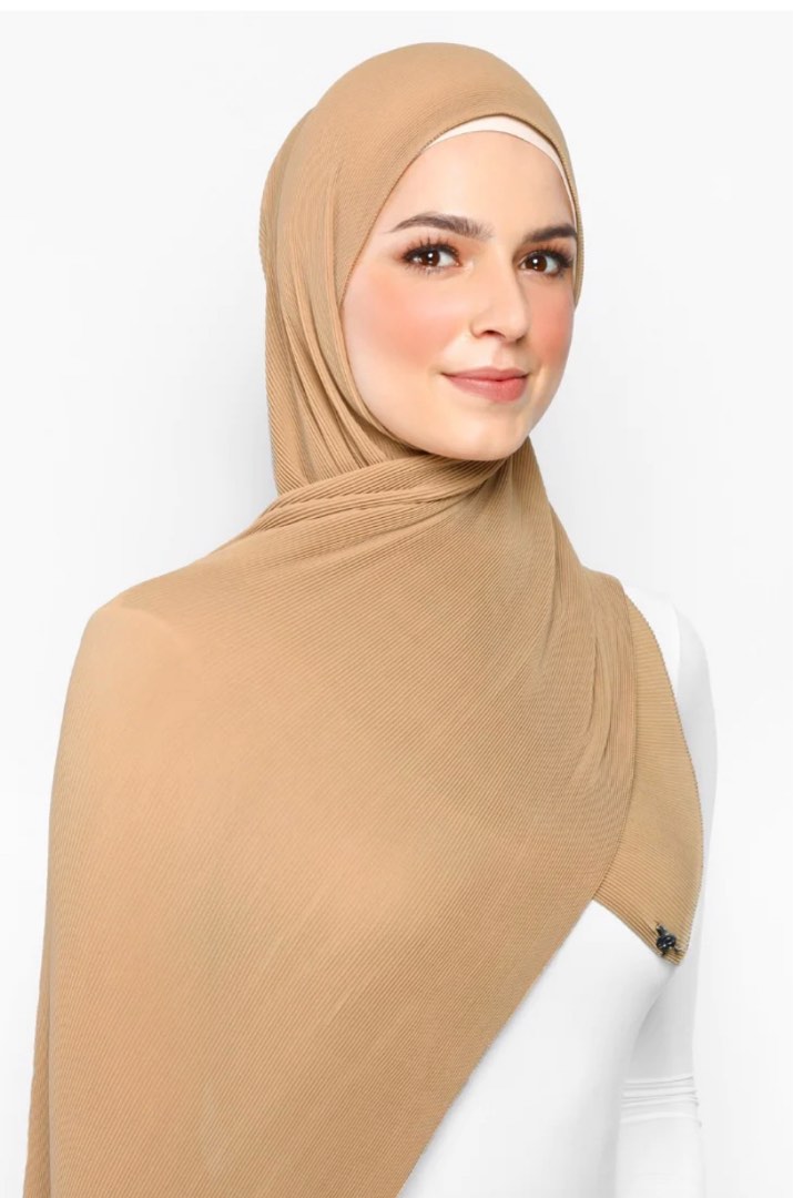 pleated shawl duck