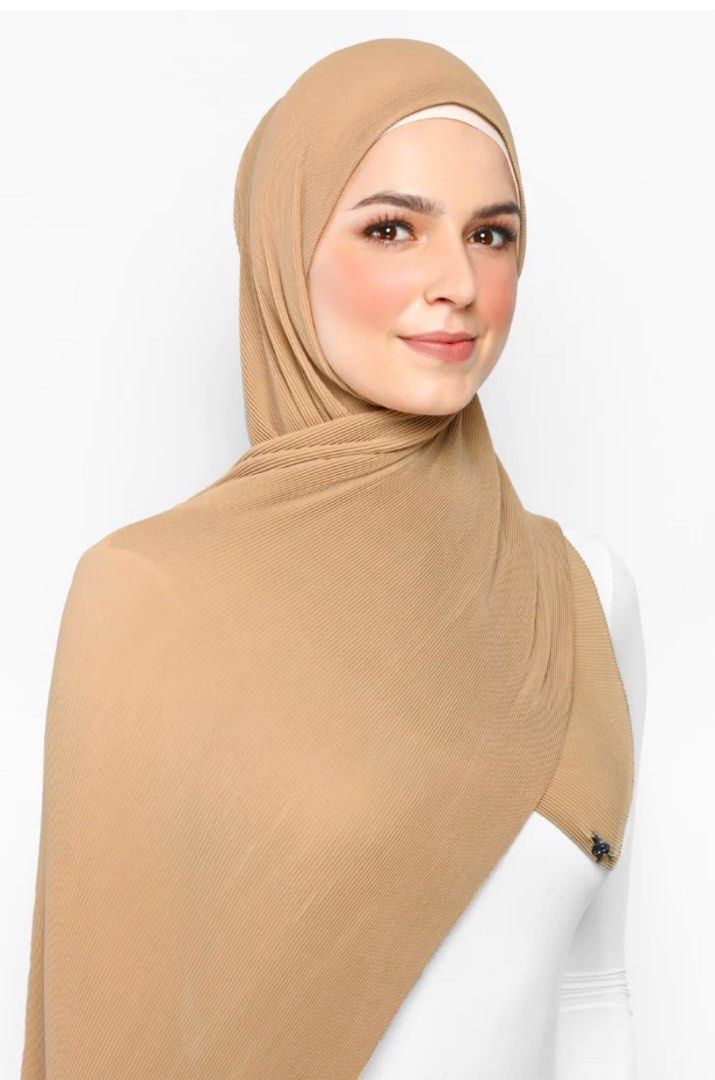 dolsa pleated shawl