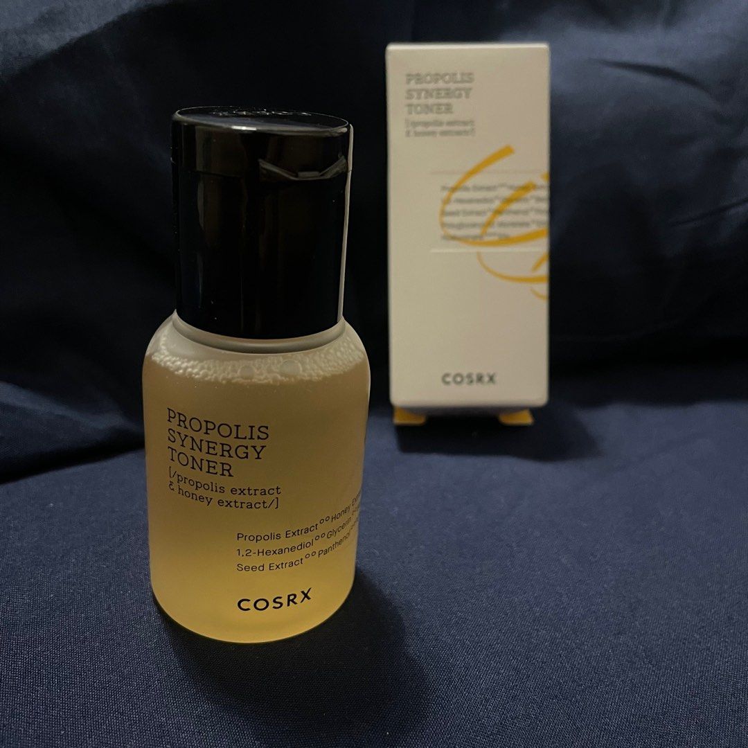 Full Fit Propolis Synergy Toner 50ml (Category: Face Care) located in Mandaluyong City. Submitted by lady.lannister (Listing ID 1251028606, Image 2). Description: What does this do? A toner that contains 72.6% of Black bee Propolis extract and 10% Honey extract which will make your skin glowy and smooth. A boosting toner and the best selling ampoule, the combination of two propolis product will make your skin plump and nourished even better than 
