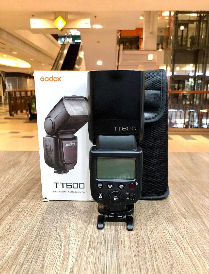 Godox TT600 Flash (98% new), Photography, Photography Accessories