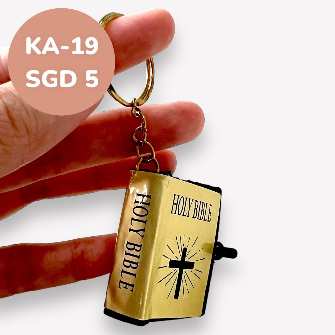 1pc Gold Color Bible Time Keychain Mini Toy Book Lock Keyring Bag