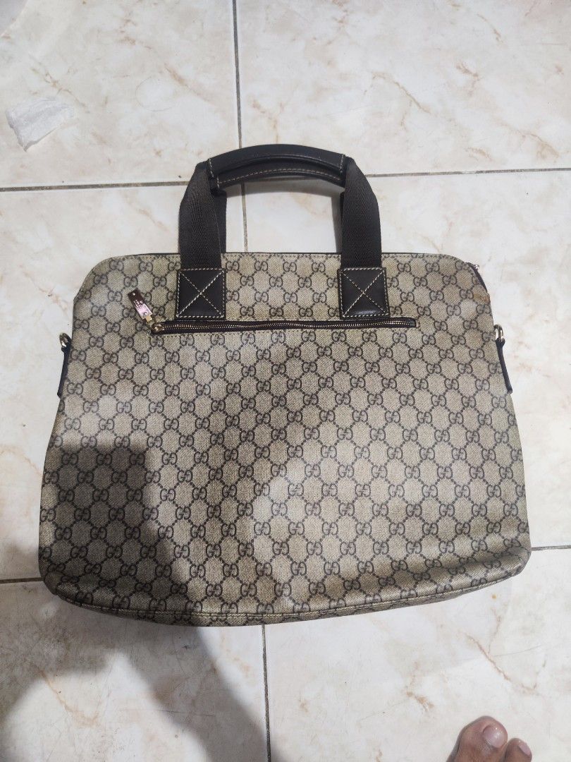 Gucci Interlock Briefcase (Category: Luxury Bags & Wallets) located in Quezon City. Submitted by phoejay (Listing ID 1251025596, Image 2). Description: .