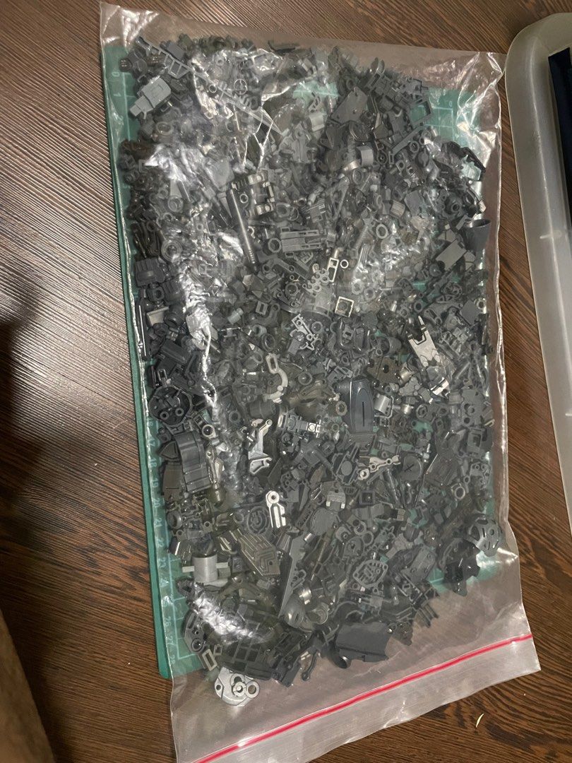 Gundam/ Gunpla parts (Category: Gundam Model Kits) located in Singapore. Submitted by alvin716 (Listing ID 1251038096, Image 3). Description: .