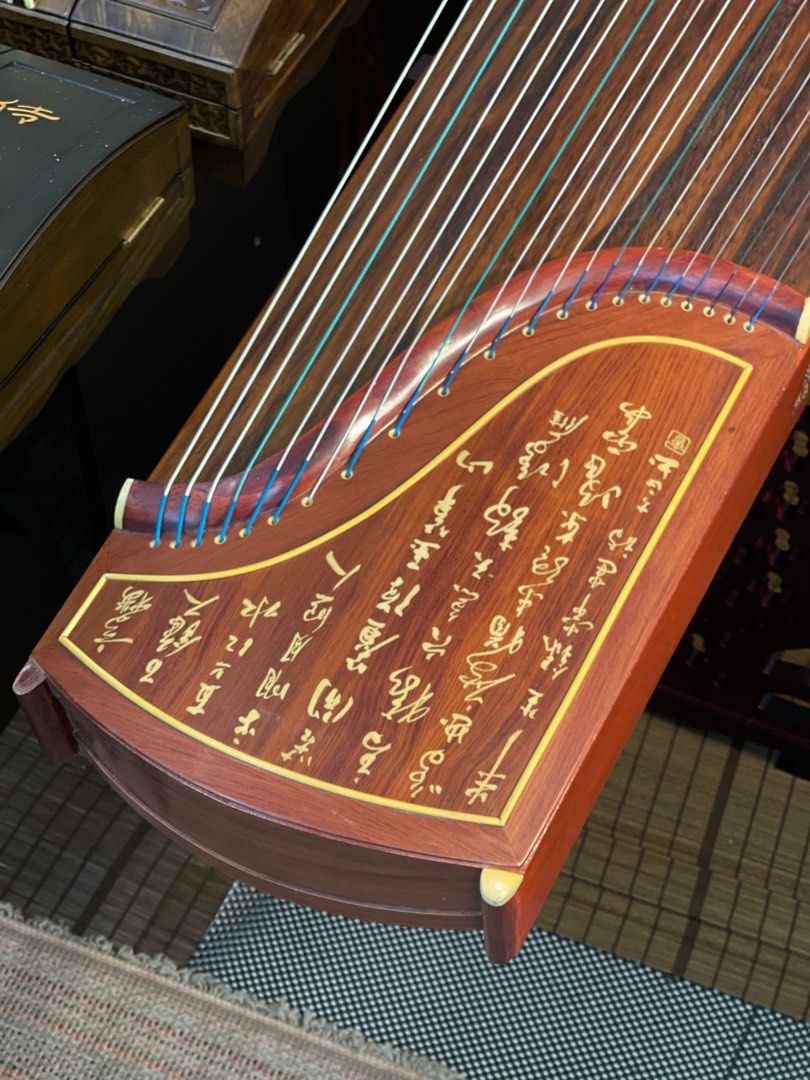Guzheng Dunhuang. Secondhand古筝 very nice, Hobbies & Toys, Music & Media