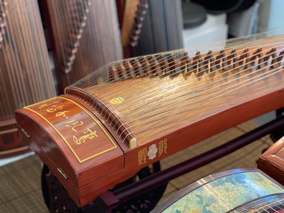 Guzheng Dunhuang. Secondhand古筝 very nice, Hobbies & Toys, Music & Media