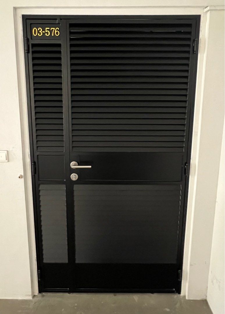 HDB privacy gate ( horizontal type) , Furniture & Home Living, Security