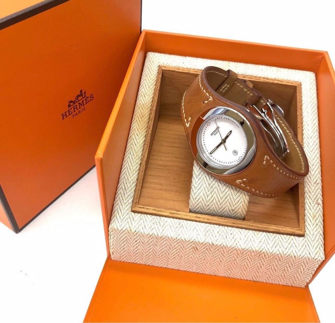 hermes watch (Category: Luxury Watches) located in Santa Ana. Submitted by astonandariana (Listing ID 1251097866, Image 1). Description: .