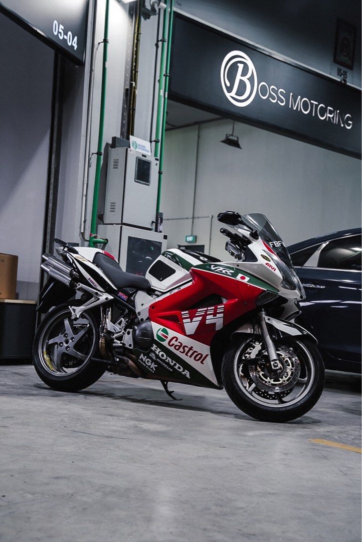 Honda vfr online 800 v4