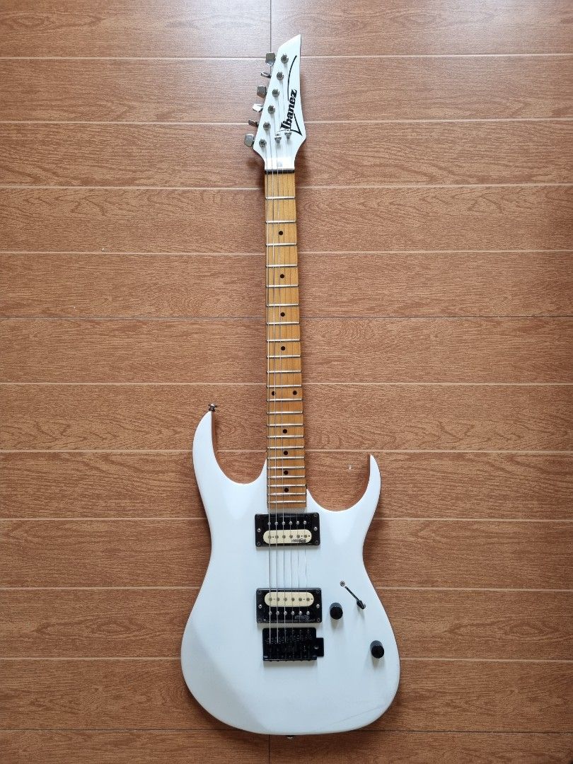 Ibanez shop hss strat