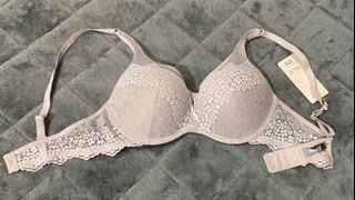 (Category: ) located in . Submitted by felicityshoppe (Listing ID 1251030112, Image 1). Description: .