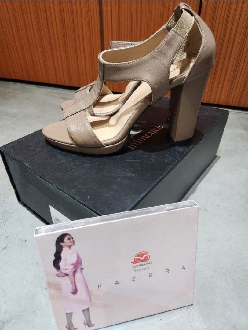 Dove sale grey heels