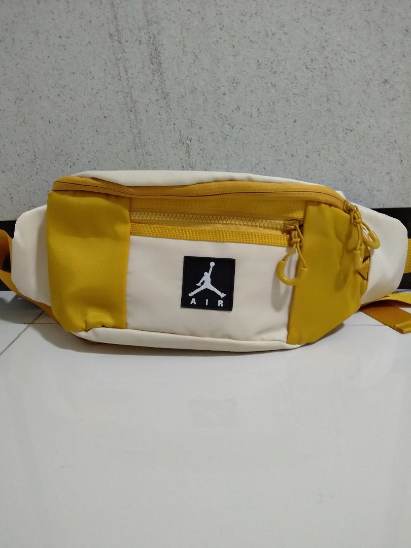 Red jordan fanny sale pack