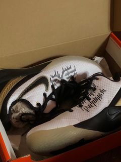 Fake store kyrie flytrap