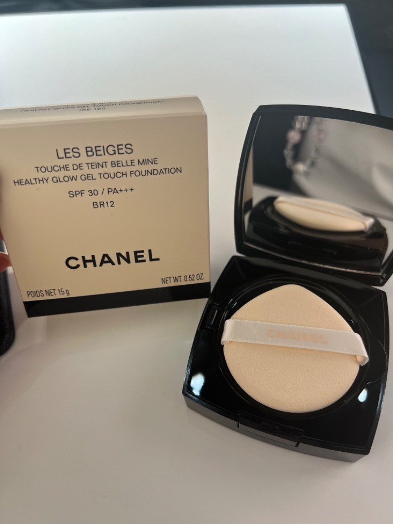 CHANEL Les Beiges Healthy Glow Gel Touch Foundation SPF 30/ PA+++ ~ BR12