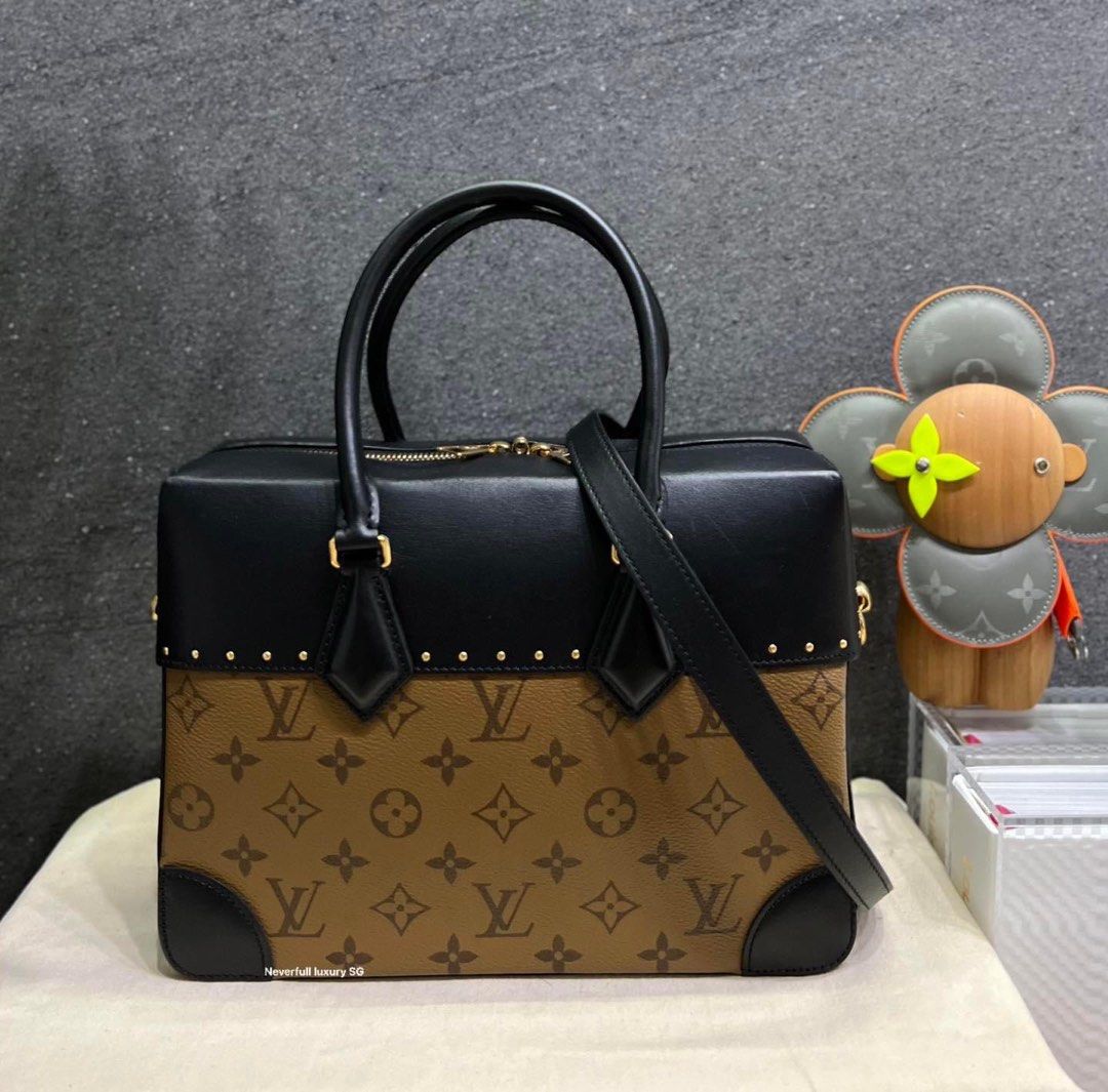 Louis Vuitton City Malle MM Monogram Reverse Bag, Luxury, Bags & Wallets on  Carousell