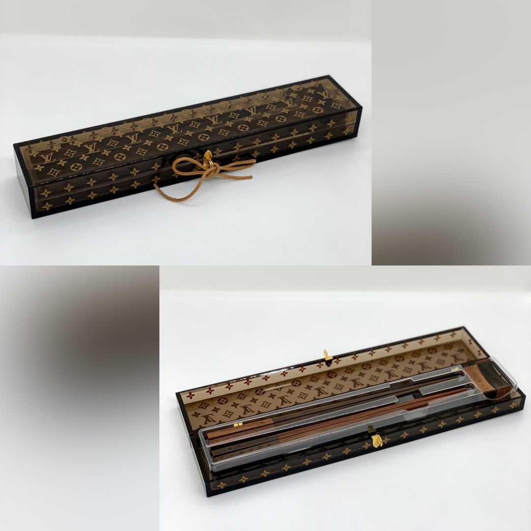 LOUIS VUITTON MONOGRAM CHOPSTICKS & CASE SET 237027834 ;, Luxury