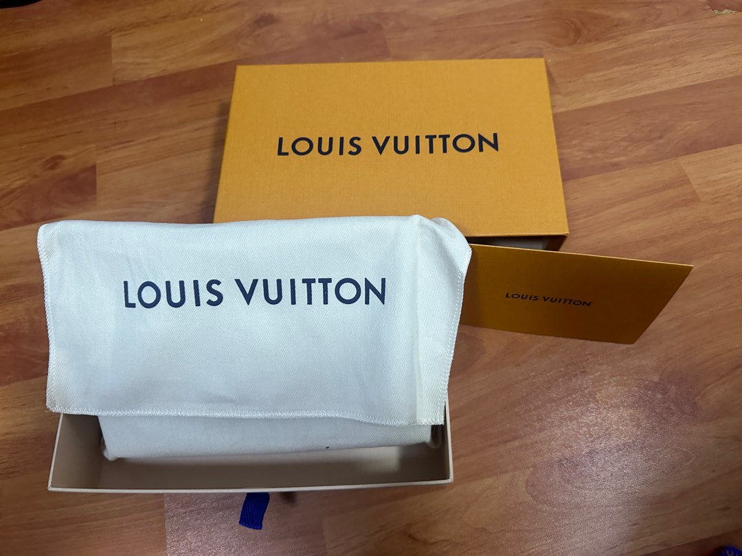 Louis Vuitton TWIST BELT CHAIN POUCH, Luxury, Bags & Wallets on Carousell