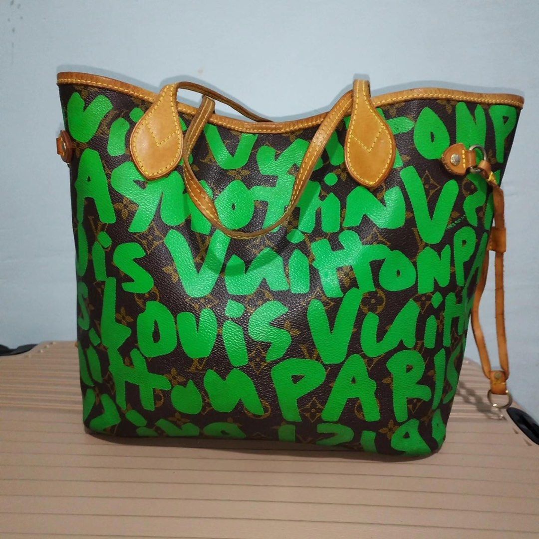 LV Graffiti neverfull MM, Luxury, Bags & Wallets on Carousell