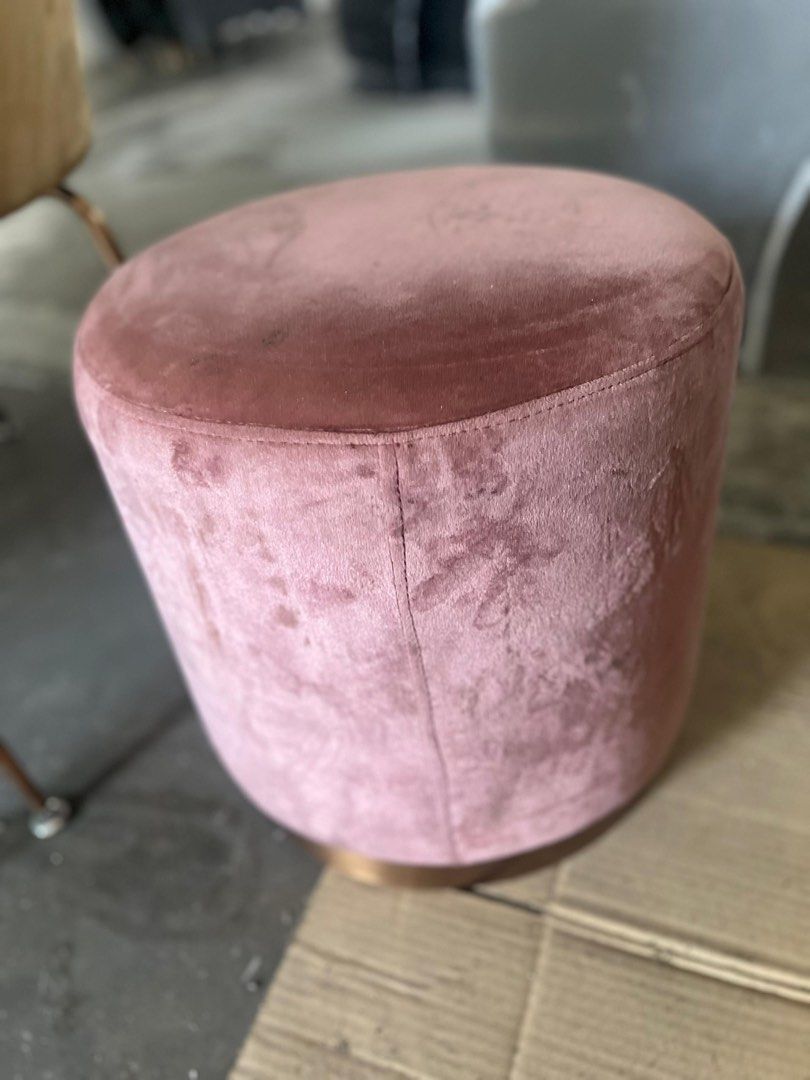 Make up table stools (Category: Chairs) located in Kuala Lumpur. Submitted by gemholics (Listing ID 1251023723, Image 1). Description: Condition 8/10 Fabric abit stain refer to 2nd pic need to do cleaning Others work fine Self pick up sports arena old klang road / cheras shamelin.