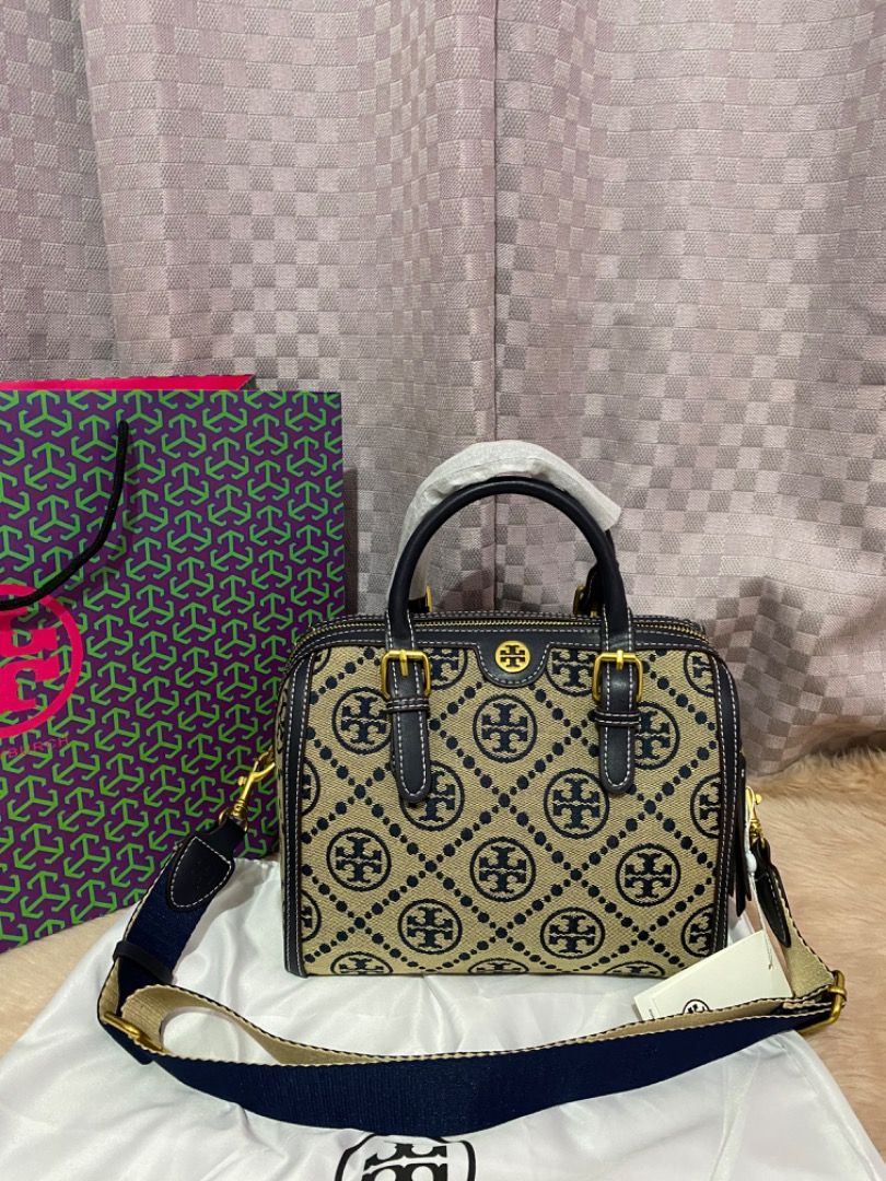 Mall Pullout Tory Burch Doctor’s Bag (Category: Luxury Bags & Wallets) located in Quezon City. Submitted by katy2424 (Listing ID 1251073214, Image 2). Description: Mall Price 40k plus.. selling it for only ₱5,400! Still negotiable! 💜.