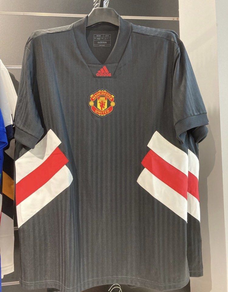 Man united top icon jersey