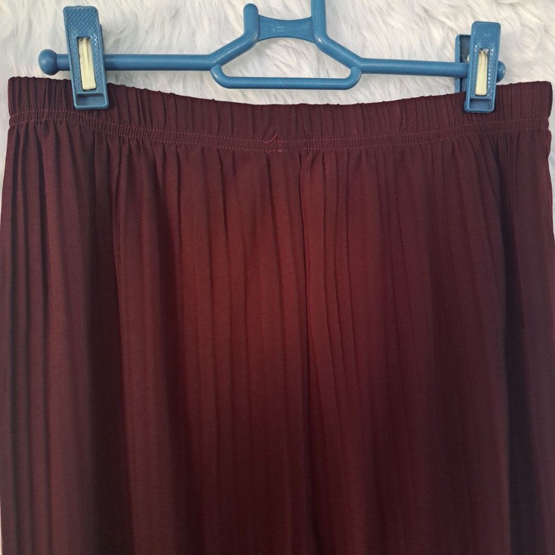 maroon square pants, Women's Fashion, Bottoms, Other Bottoms on Carousell