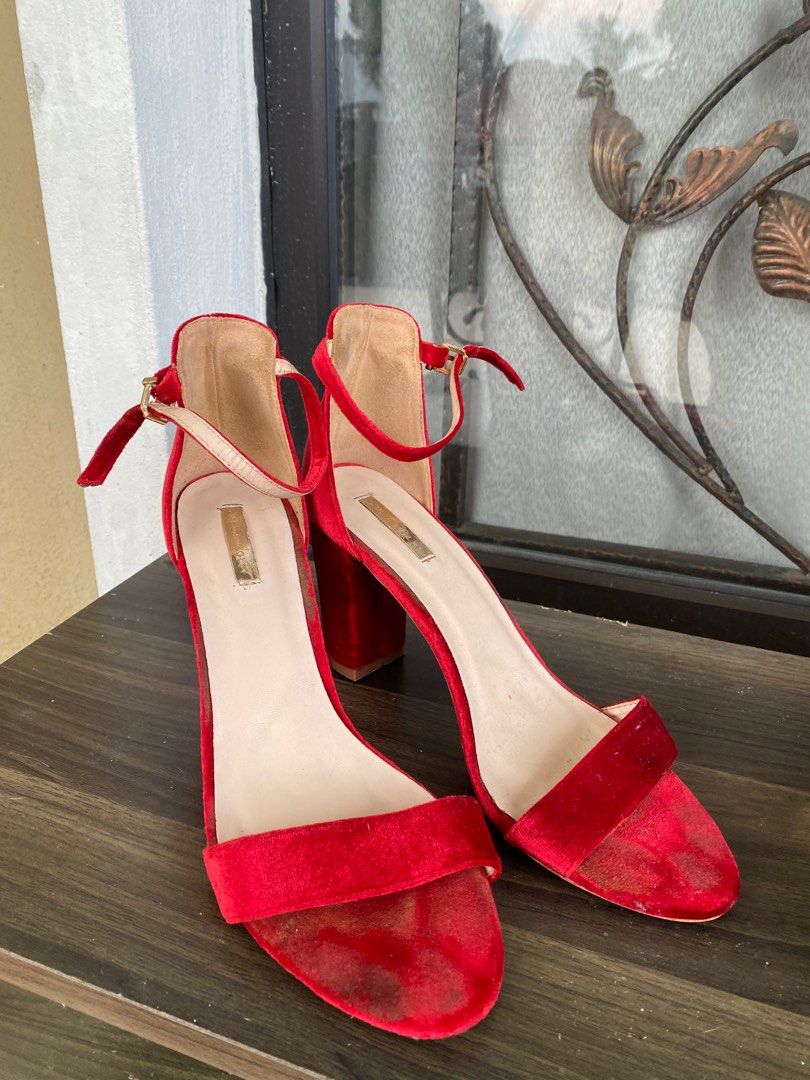 Red velvet heels top