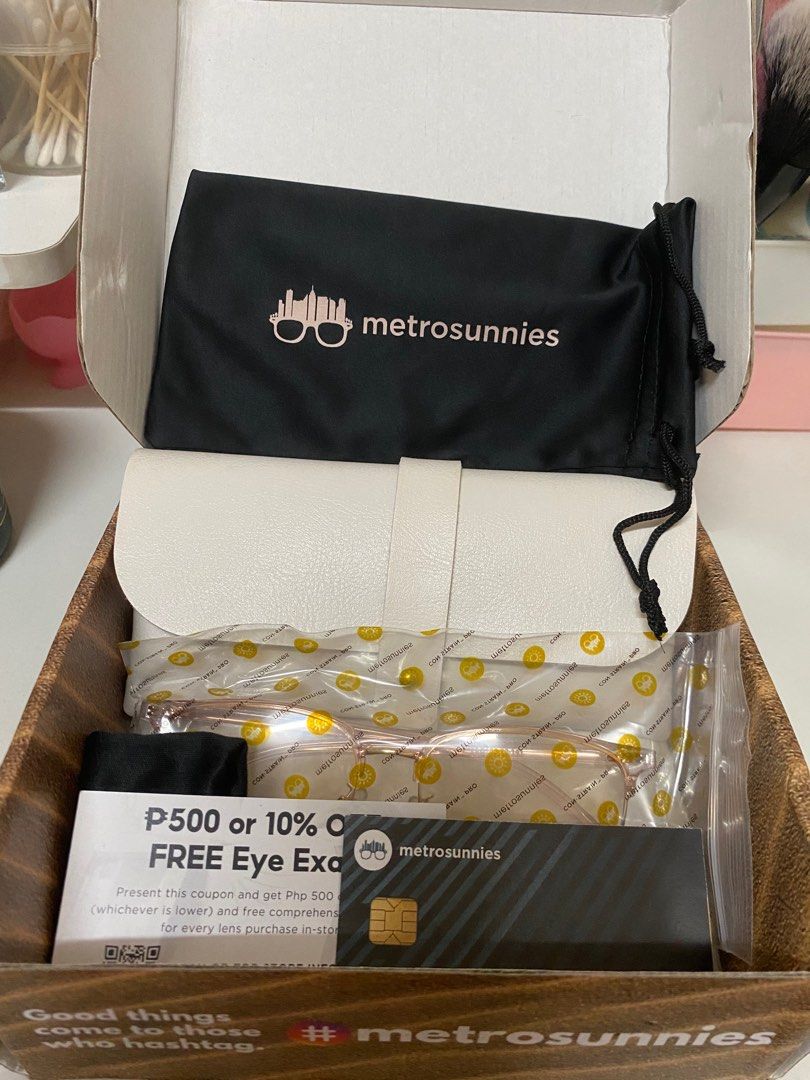 METROSUNNIES Con-Strain Anti Rad Glasses, Women's Fashion, Watches ...