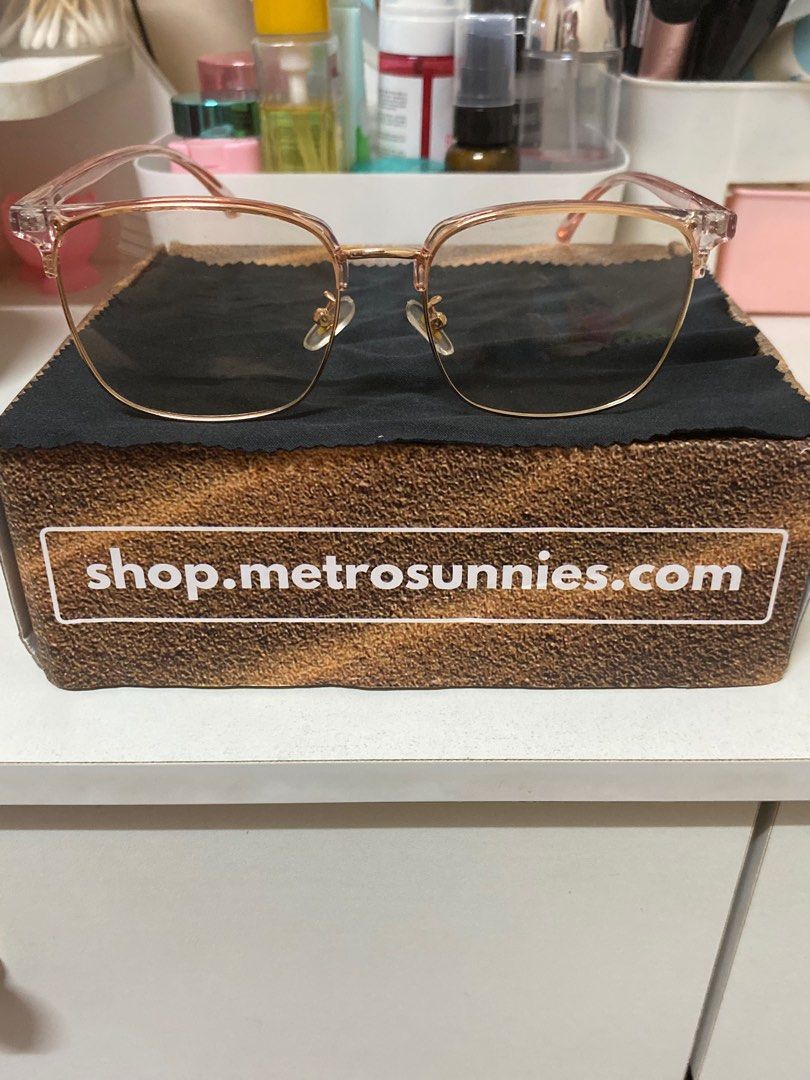 METROSUNNIES Con-Strain Anti Rad Glasses, Women's Fashion, Watches ...